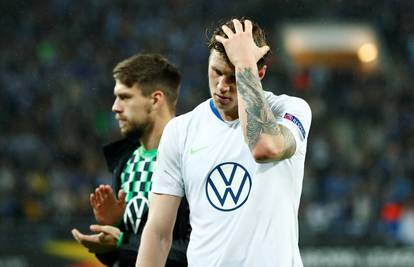 Wolfsburg kiksao, ali Borussia je skinula Bayern s vrha lige