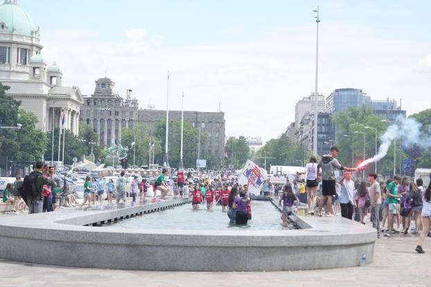 Beogradski maturanti proslavili zadnji dan škole