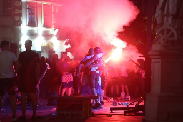 Osijek: Slavlje nakon utakmice Hrvatska -   Ghana