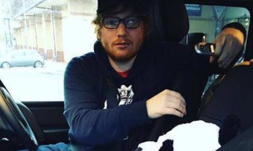 Slomio je ruku: Eda Sheerana udario auto dok je vozio bicikl