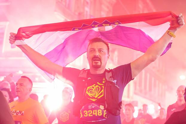 Održan 14. Zagrebački noćni cener na kojem je sudjelovalo oko 3000 trkača