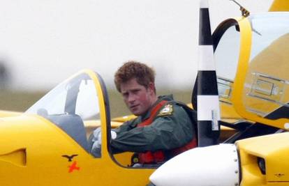 Princ Harry uči letjeti u vojnoj bazi Lincolnshire 