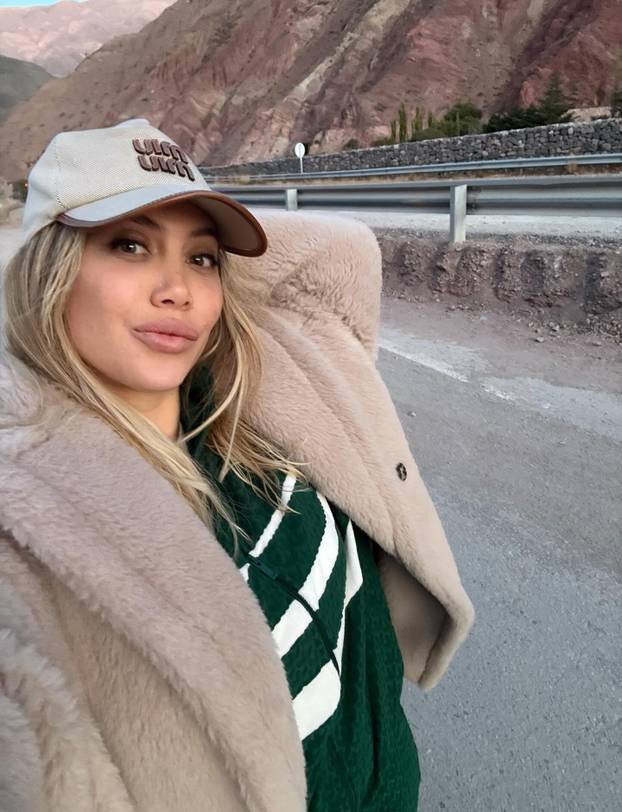 FOTO Godina nova, a Wanda po starom. Tange, bujni dekolte i novi partner: 'Prava ljubav...'