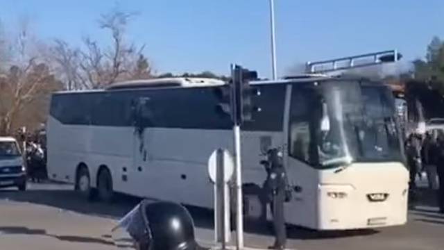 Navijači Dinama razbili buseve kojima su išli do Poljuda, šteta se procjenjuje na 50 tisuća kuna