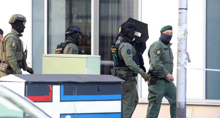 Pucnjava u zagrebačkom Središću, policija traga za napadačem