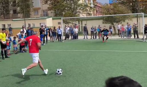 VIDEO Pogledajte kako Panenka u 75. godini izvodi 'panenku'