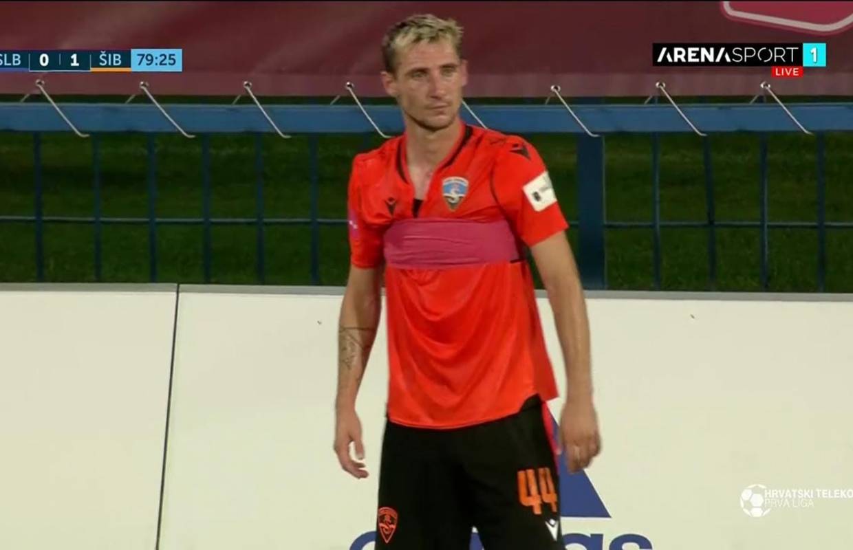 Šibenska komedija: Jakoliš iz ljutnje potrgao dres pa morao izaći jer nisu imali rezervni!