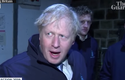 'O jeb** ti!': Johnson je pred novinarima zbrisao u hladnjaču