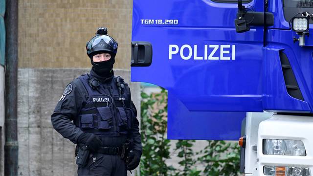 German interior ministry conducts searches of Islamic centers