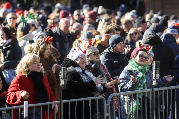 Doček Nove godine u podne u centru Fužina