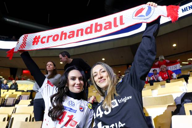 Herning: Navijači očekuju početak utakmice Hrvatska i Njemačka u polufinalu EHF Europskog prvenstva
