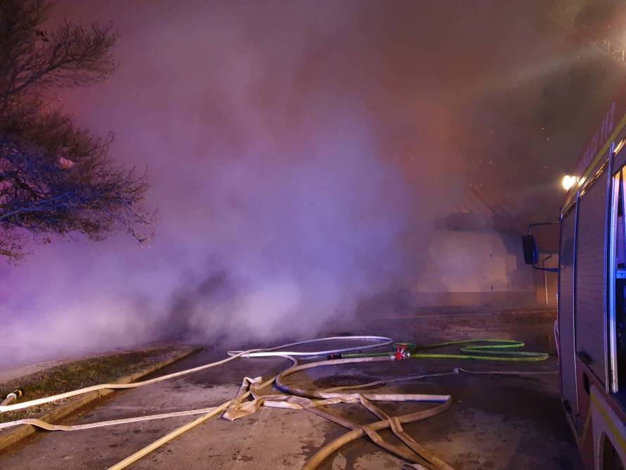 Vatrogasci iz Čateža: Kolege iz Krškog pozvane su zbog klora