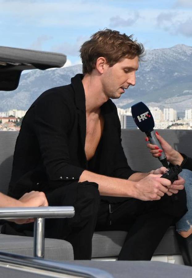 FOTO Vrući kalendar hrvatskih vaterpolista: Kad prvaci svijeta izađu iz bazena i poziraju...