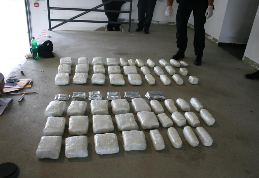 Švercali su marihuanu i hašiš: Policija zaplijenila 64 kg 'trave'