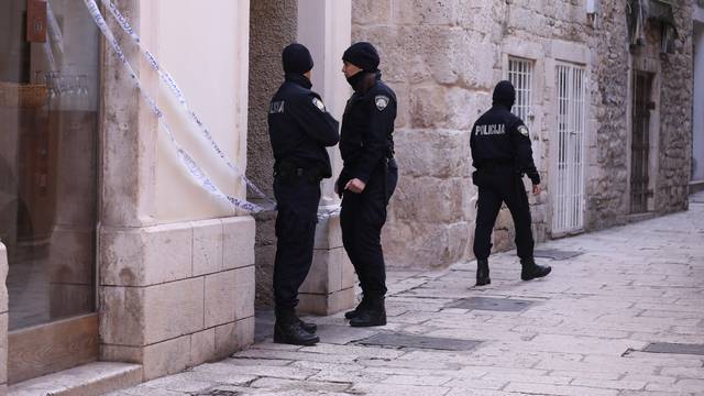 U centru Splita pronađeno tijelo muškarca, policijski očevid u tijeku