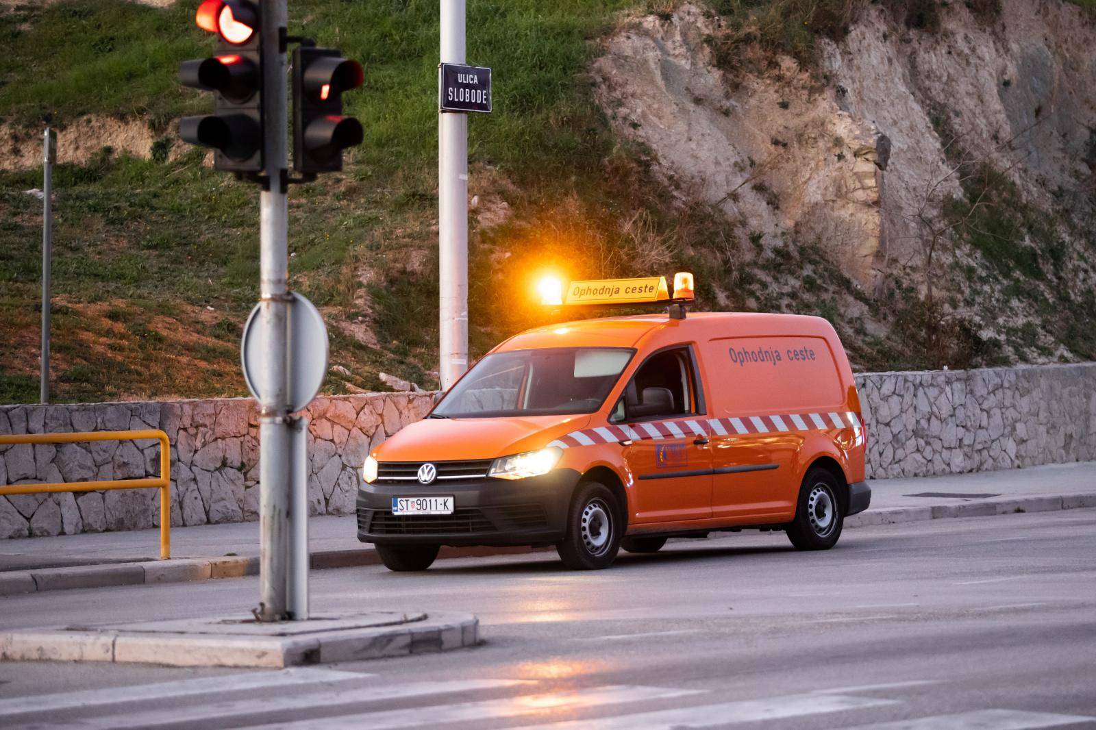 Teška nesreća u Splitu: Autom udario dvoje pješaka na zebri