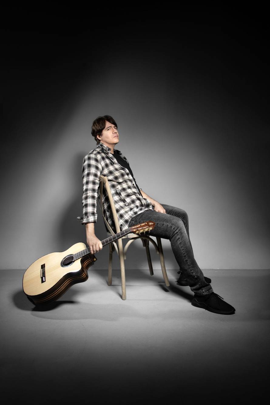 Poslušajte 'Kad on te ostavi', novu baladu Borisa Novkovića