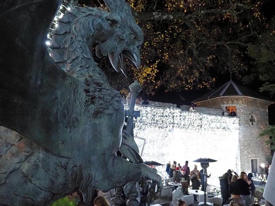 Advent u Rijeci obasjava čak 12 kilometara srebrnih lampica