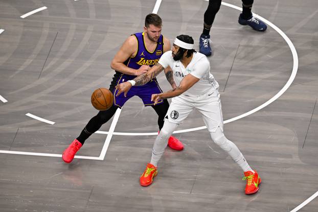 NBA: Los Angeles Lakers at Dallas Mavericks