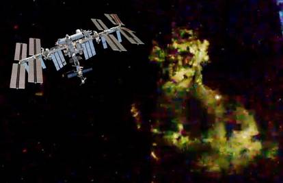 Fotografija sa svemirske stanice užasnula eksperta za NLO-e: Ta su bića gigantska, motre nas...