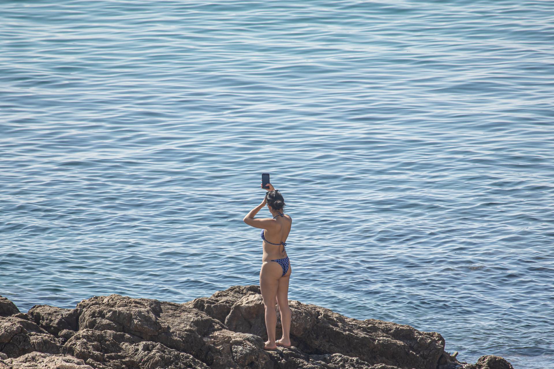 Dubrovnik: Plaža Banje i dalje puna kupača