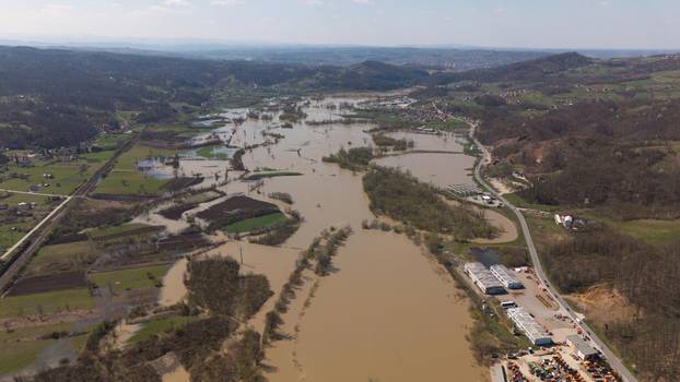 Na području Gračanice proglašeno je stanje neposredne opasnosti od poplava uslijed obilnih padavina
