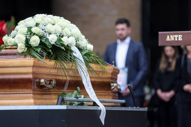 Posljednji ispraćaj Ante Ćorušića na Mirogoju