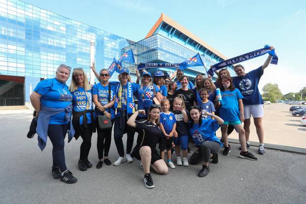 Osnovana je prva ženska udruga navijača Dinama - Bad Blue Girls