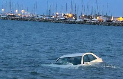 Mercedesom sletio u more u Zadru: 'Izgubio je kontrolu'