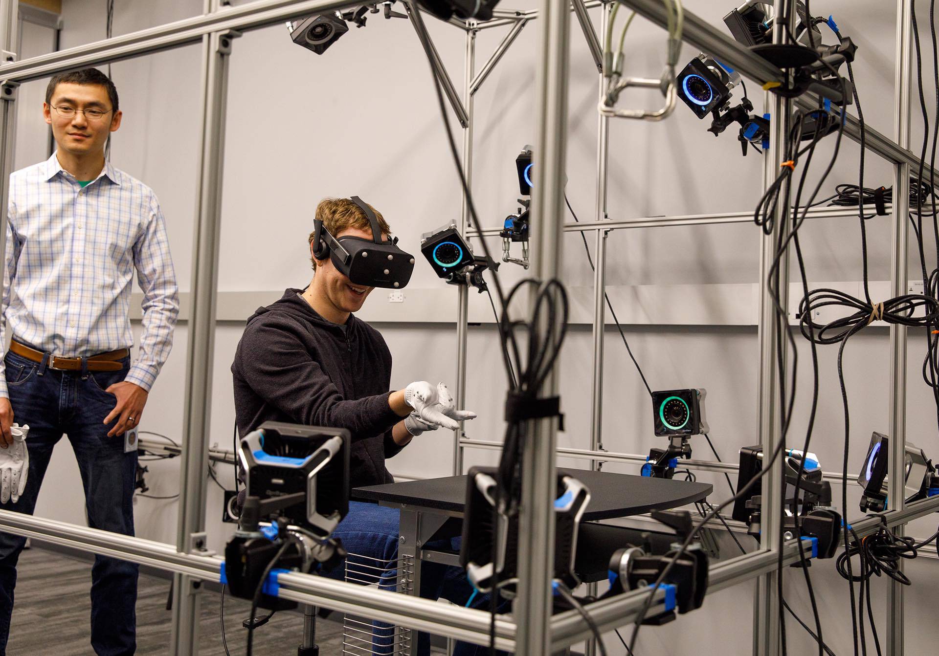 Sve na dohvat ruke: U Oculusu rade rukavice za igranje u VR