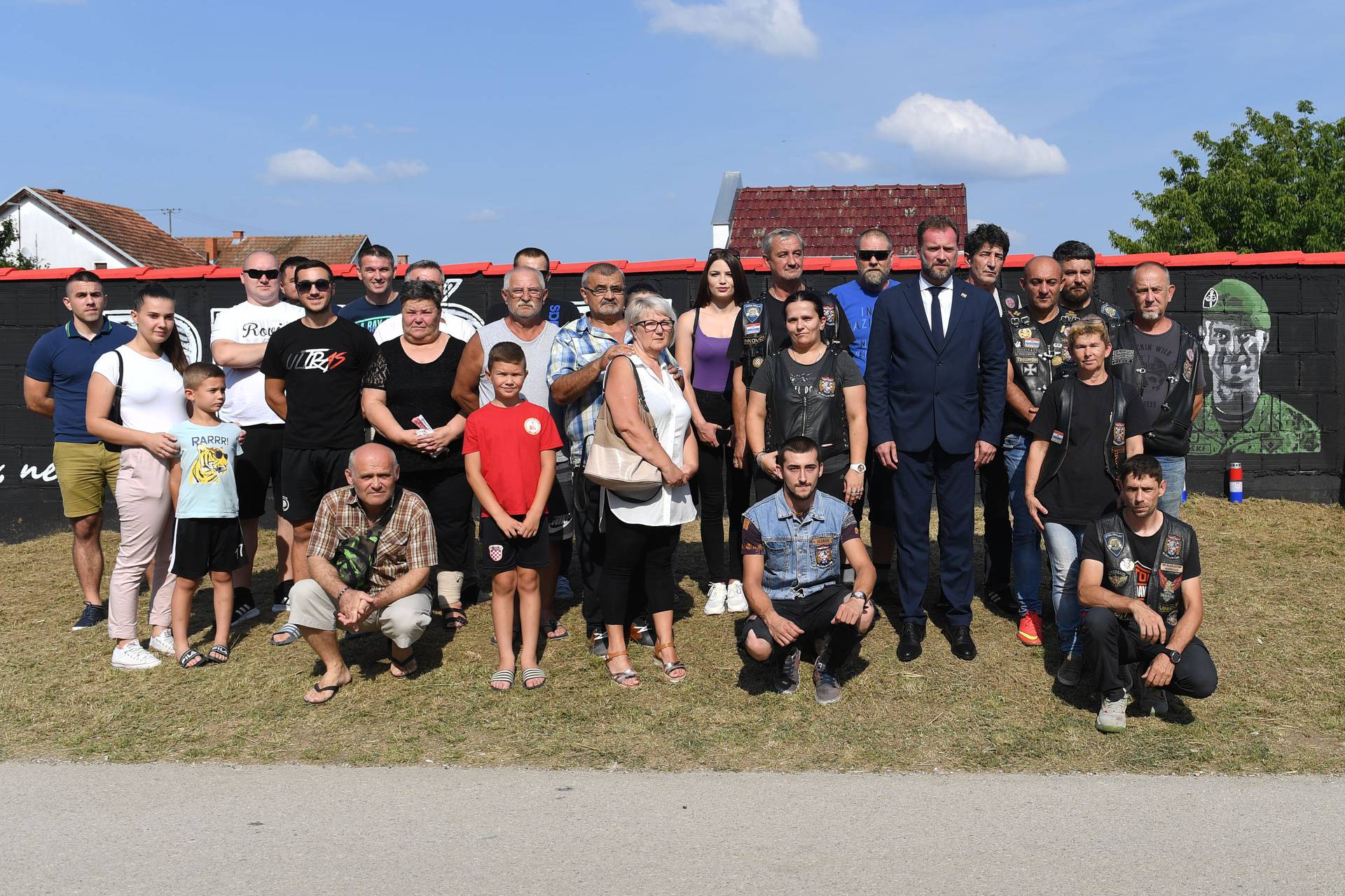 U spomen na poginulog Josipa Briškog  postaljeni su murali u   nekoliko hrvatskih gradova