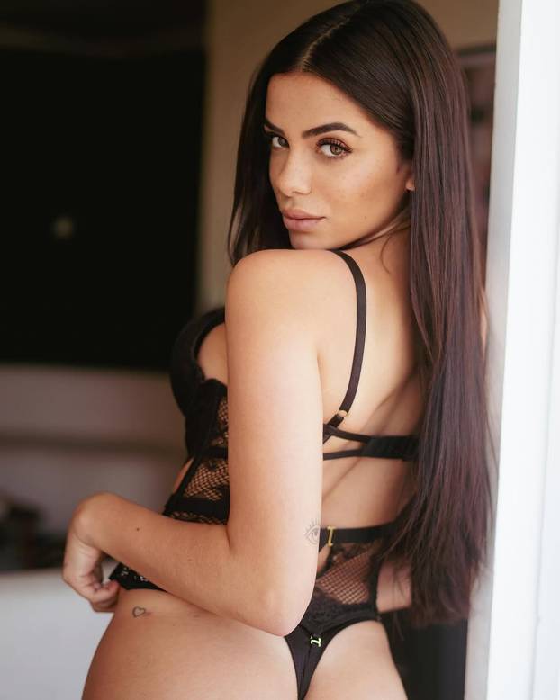 FOTO Najljepša odbojkašica svijeta postaje mama! Skidala se Playboyu, odbila i Neymara