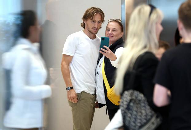 Zagreb: Okupljanje nogometne reprezentacije u Sheratonu uoči kvalifikacijske utakmice protiv Turske