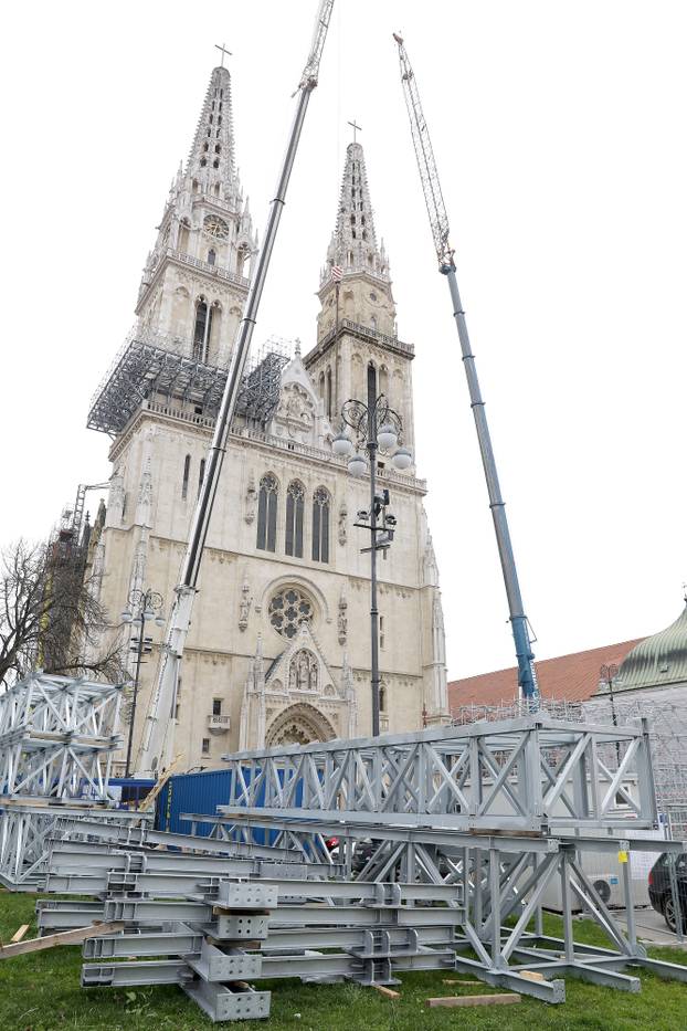 Zagreb: Postavljanje nove skele za katedralu