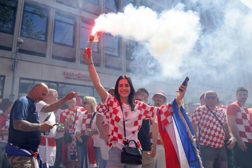 Kockice 'zapalile' Rotterdam: Na utakmici i trener Hajduka