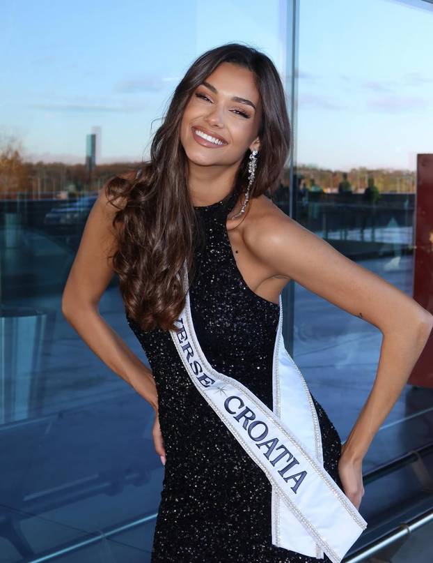 FOTO Svi outfiti naše missice: Evo u kojim se kombinacijama do sada predstavila s lentom