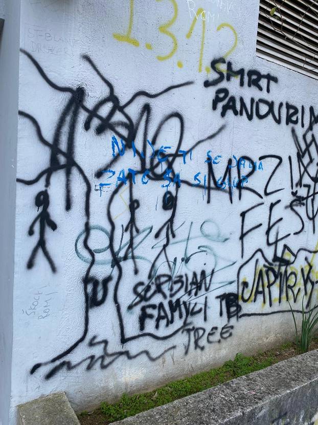 ODVRATNO! Zid mržnje na 'Putu mira': Ovo su ulice u Solinu i Splitu. Pune nacističkih znakova