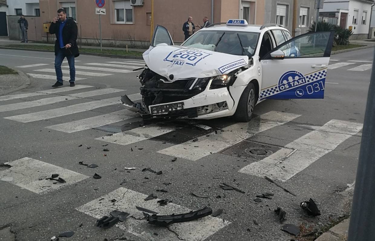 U Osijeku se sudarila dva auta, putnike iz oba odvezla je Hitna