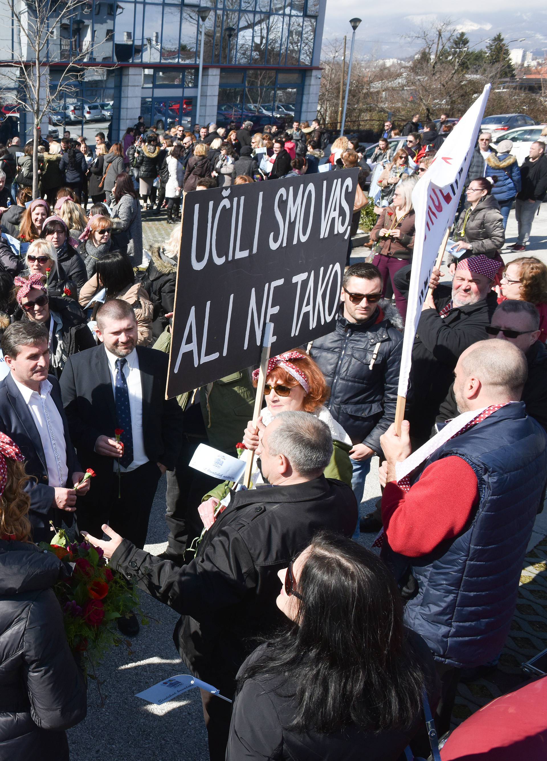 Sindikat učitelja: 'Zaslužili smo bolja prava i kolektivni ugovor'