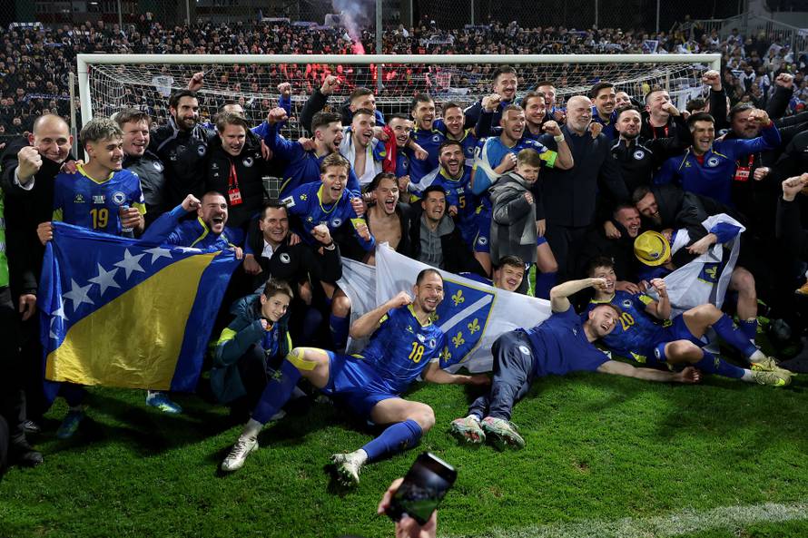 Zenica: Slavlje igrača Bosne i Hercegovine nakon što su svladali Italiju jedanaestercima