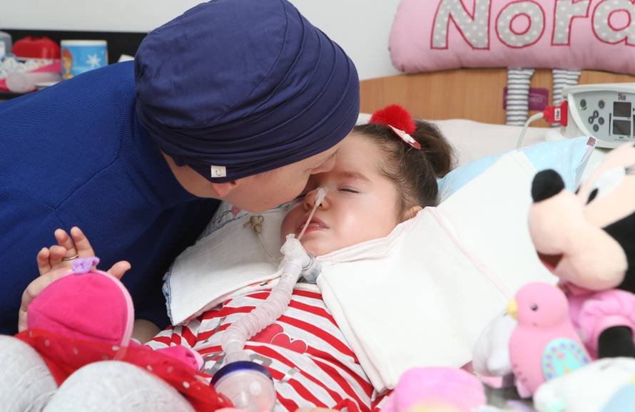 Vapaj majke: 'Budite ljudi jer moja Nora više ne može čekati'