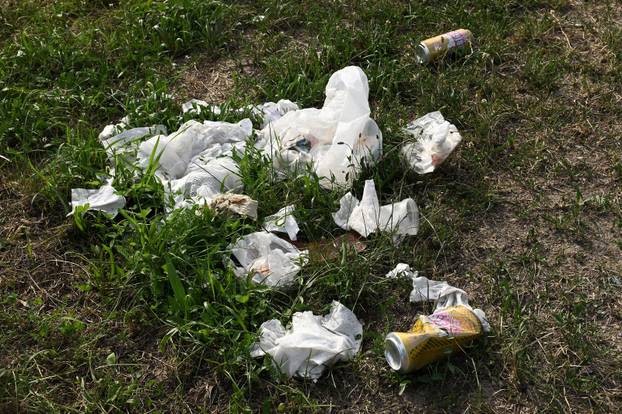 Zagreb: Nakon koncerta Thompsona još ima smeća oko Hipodroma