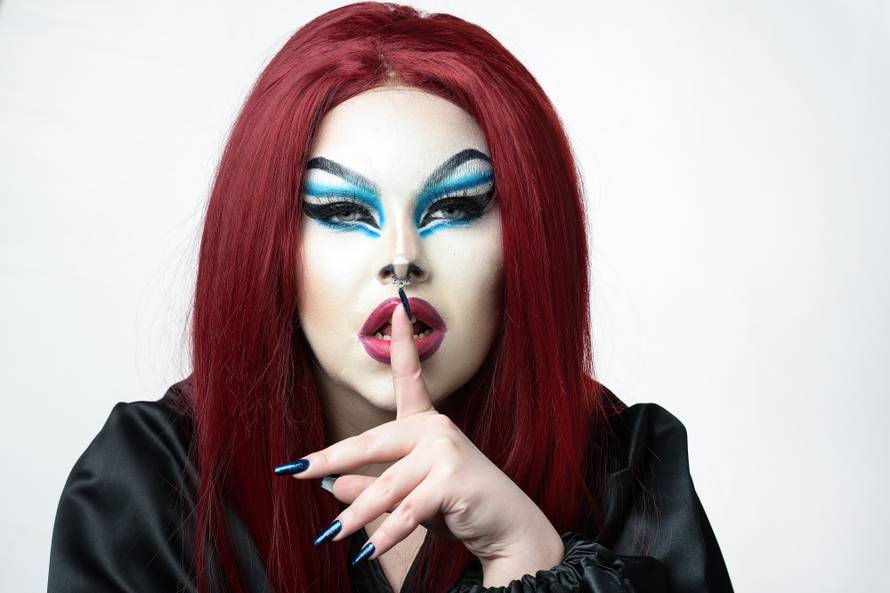 'Jedini sam ženski drag queen u zemlji, otac me vozi na gaže'