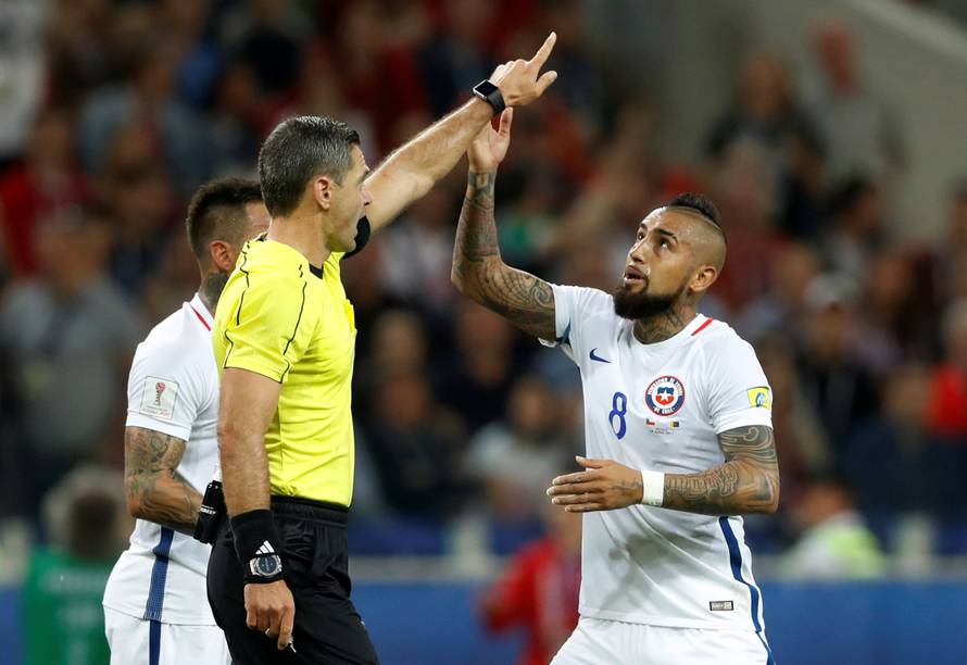 Cameroon v Chile - FIFA Confederations Cup Russia 2017 - Group B