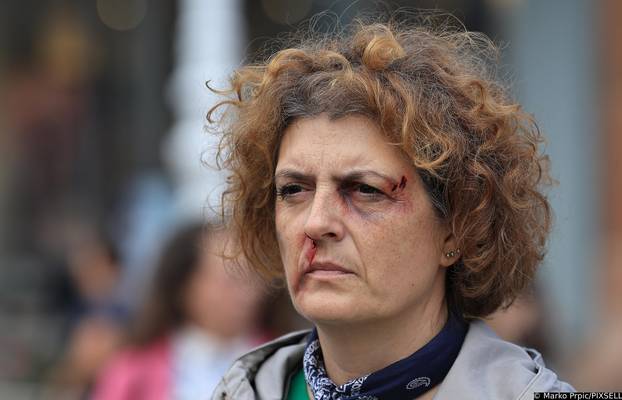 Zagreb : Na Trgu bana Josipa Jelačića, održao se kratak i snažan performans posvećen borbi protiv obiteljskog i rodno uvjetovanog nasilja