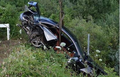 Kobna brzina i pljusak: Brat i sestra zajedno sletjeli u smrt...