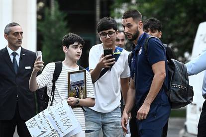 FOTO Kakav Baturina, kakav Petković. Azerbajdžanci tražili potpis od golmana Zagorca!