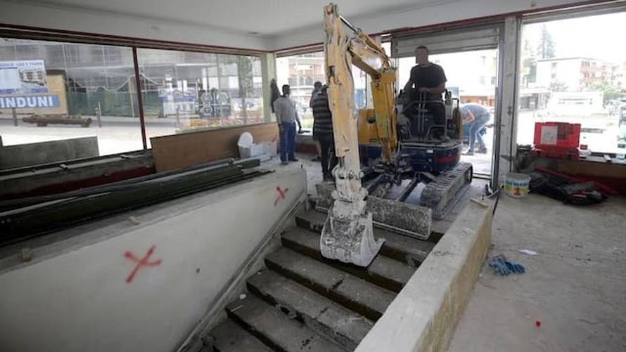 Vlasnik bara već bio u zatvoru. Sam je preuređivao lokal, vlasti sad istražuju sporne preinake