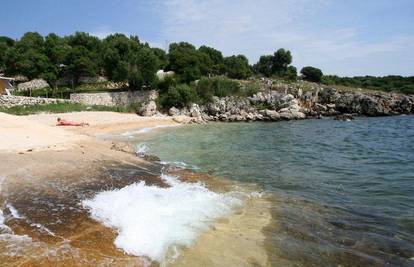 Zlostavljao je dječake na plaži i u automobilu?