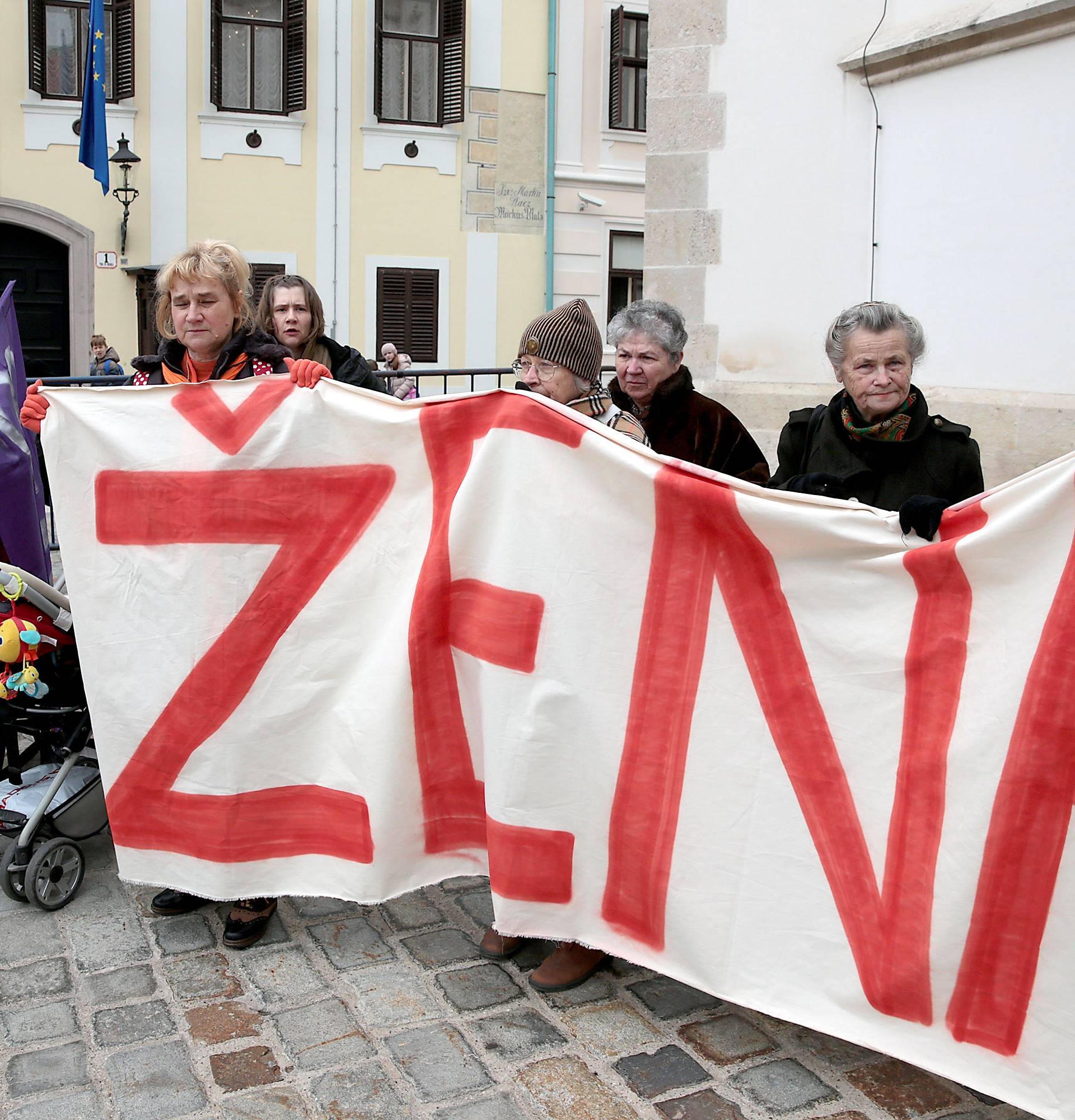 'Žene ne cinkaju muževe': Eto, zato je Dan žena opet važan...